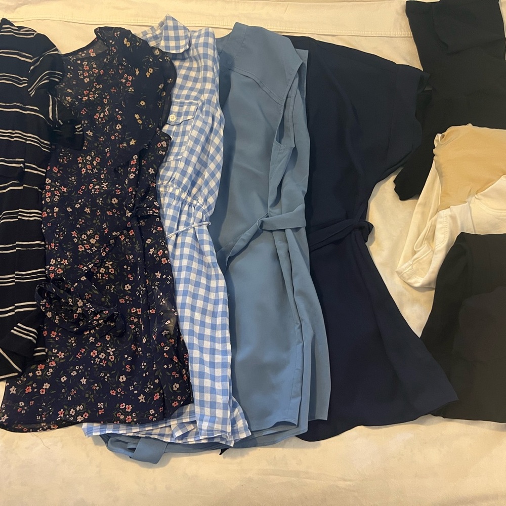 Motherhood Maternity Bundle 5 blouses and 3 pants Size Large